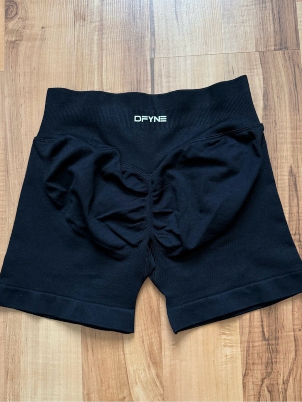 DFYNE Black High-Waist Scrunch-Back Athletic Shorts